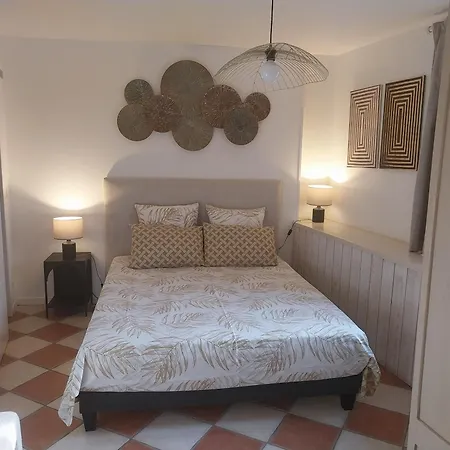 Bed & Breakfast Rabbit House - Le 3*